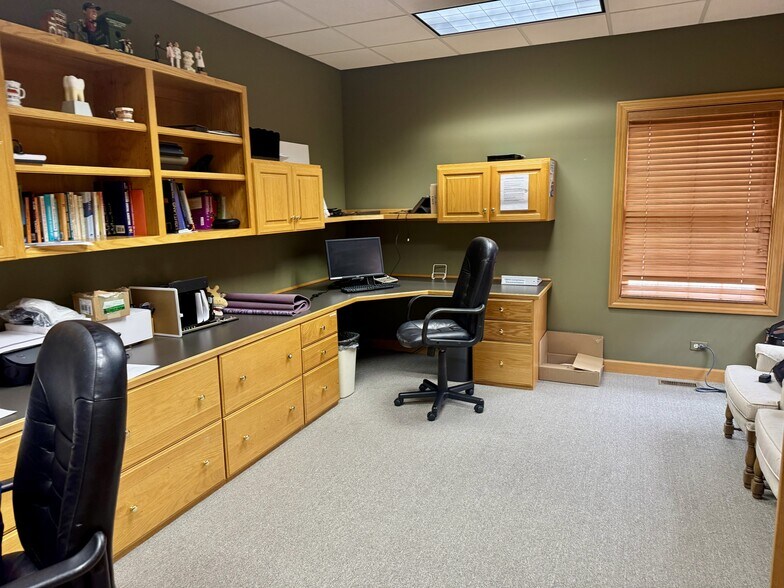 More Photos Of 1991 Wiesbrook Rd, Oswego Medical For Sale