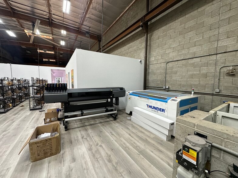More Photos Of 11316 Goss St, Sun Valley Manufacturing For Lease