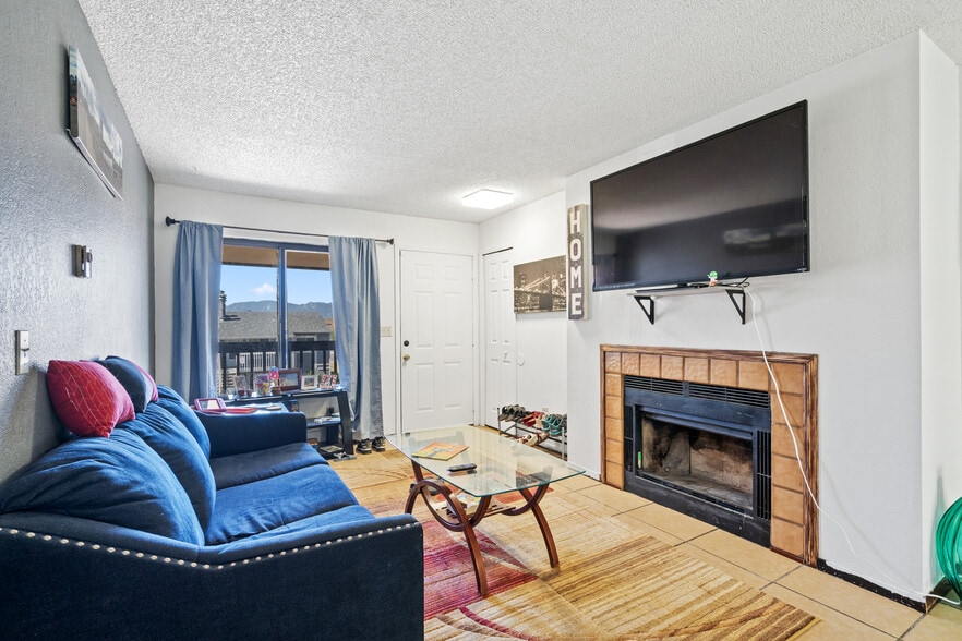 More Photos Of 935 Hathaway Dr, Colorado Springs Apartments For Sale
