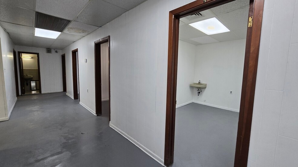 More Photos Of Stumpf Plaza, Gretna Loft Creative Space For Lease