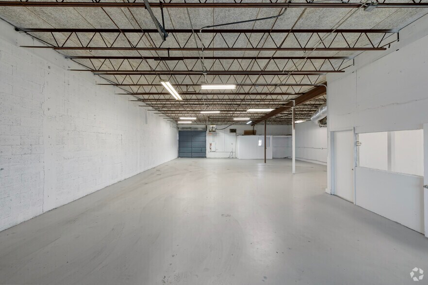 More Photos Of 400-650 NE 27th St, Pompano Beach Industrial For Lease