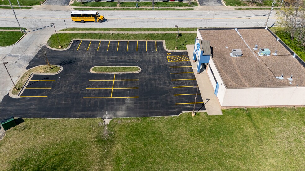 More Photos Of 8445 N Main St, Kansas City Freestanding For Lease