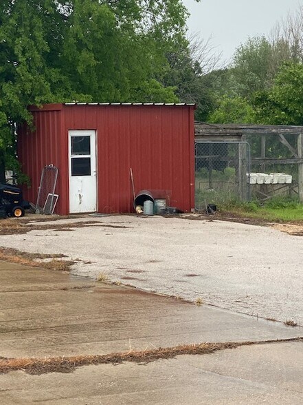 More Photos Of 3657 Farm to Market Hwy, Kempner Warehouse For Sale
