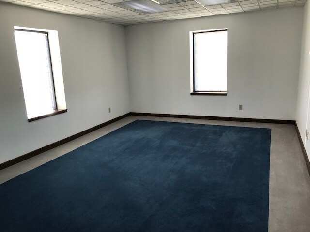 More Photos Of 13720 E 42nd Ter, Independence Office For Lease