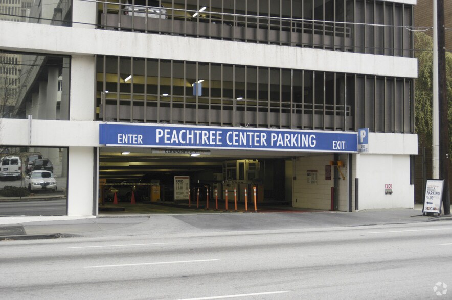 More Photos Of 227 Courtland St NE, Atlanta Parking Garage For Lease
