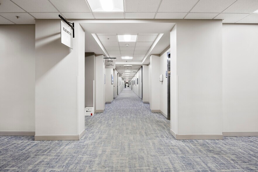 More Photos Of 711-713 Troy Schenectady Rd, Latham Medical For Lease