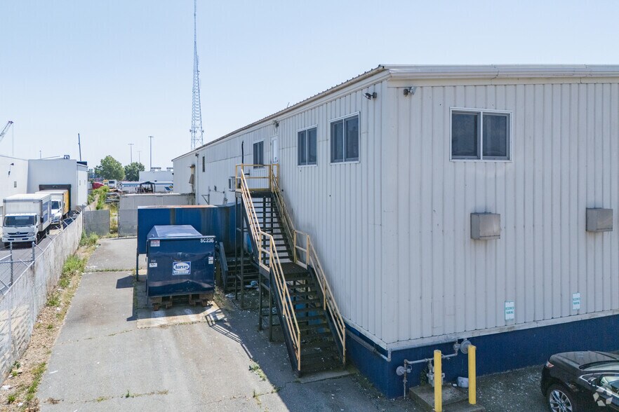 More Photos Of 86 Macarthur Dr, New Bedford Warehouse For Sale