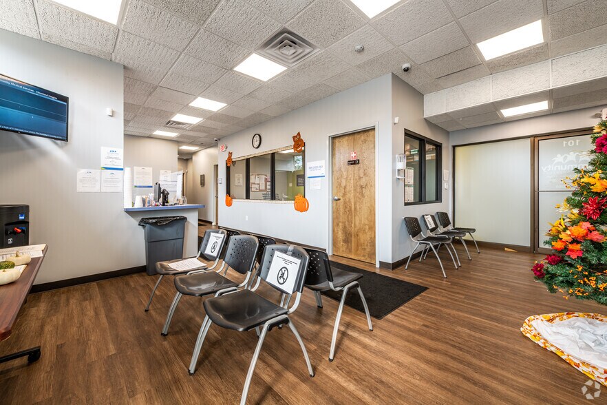 More Photos Of 5 Severance Cir, Cleveland Heights Medical For Lease