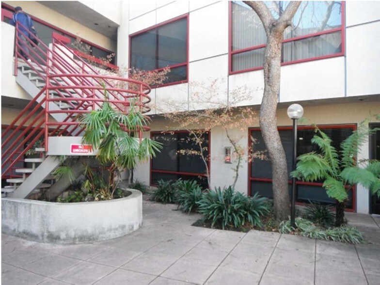 More Photos Of 1260 Huntington Dr, South Pasadena Office For Lease