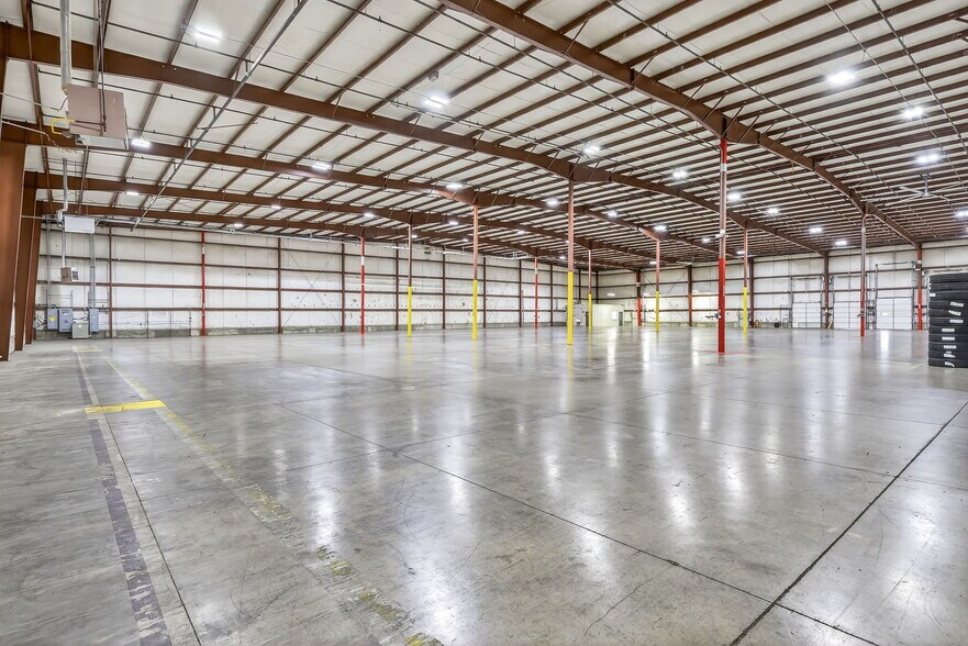 More Photos Of 1500 Dismuke Dr, Farmington Distribution For Sale