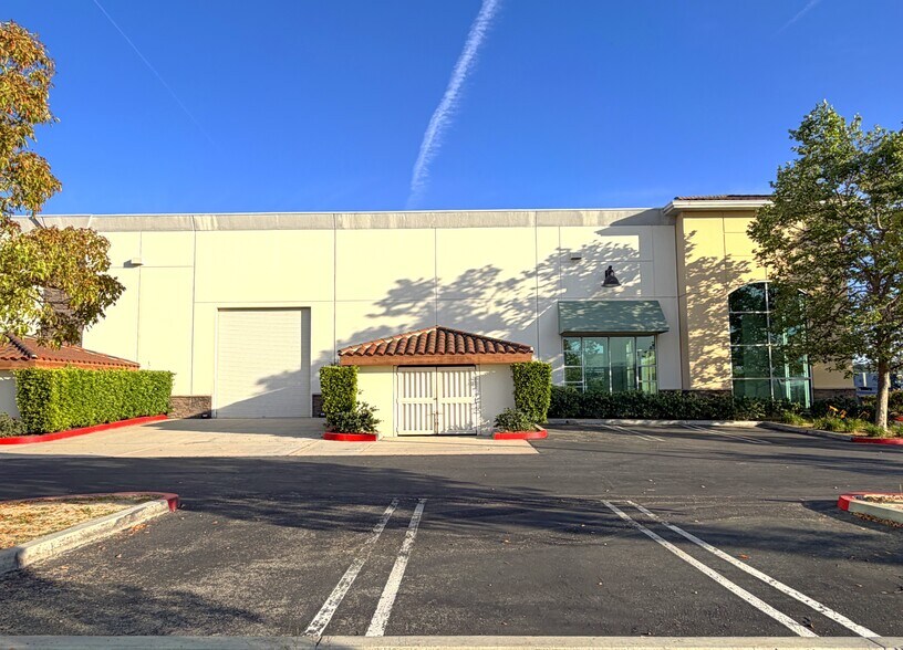 More Photos Of 14339 White Sage Rd, Moorpark Freestanding For Lease