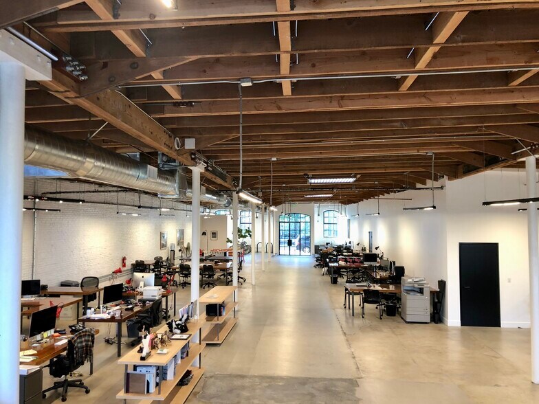 More Photos Of 2143 Bay St, Los Angeles Office For Lease