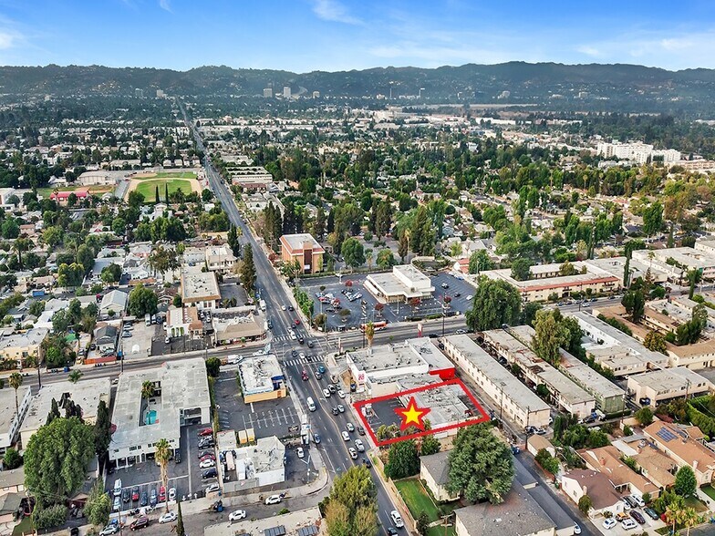 More Photos Of 6817-6823 Kester Ave, Van Nuys Unknown For Lease