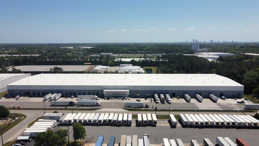 More Photos Of 2001-2003 Ellis Rd N, Jacksonville Manufacturing For Lease