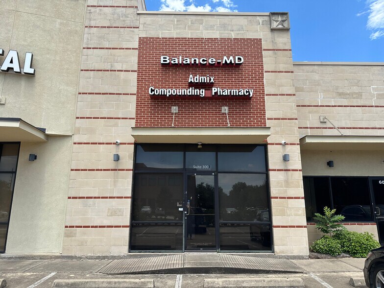 More Photos Of 1403 Highway 6, Sugar Land Medical For Lease