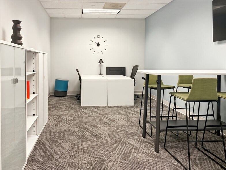 More Photos Of 4320 Winfield Rd, Warrenville Coworking Space