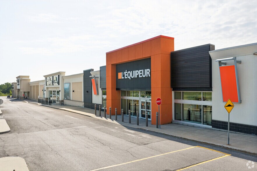 More Photos Of 5205 Boul Robert-Bourassa, Laval Unknown For Lease