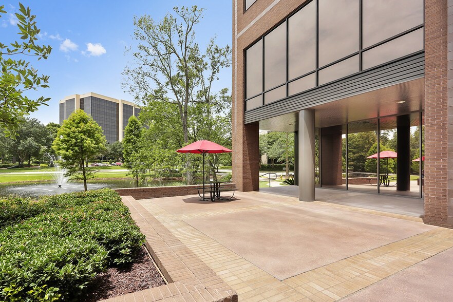 More Photos Of 8555 United Plaza Blvd, Baton Rouge Office For Lease