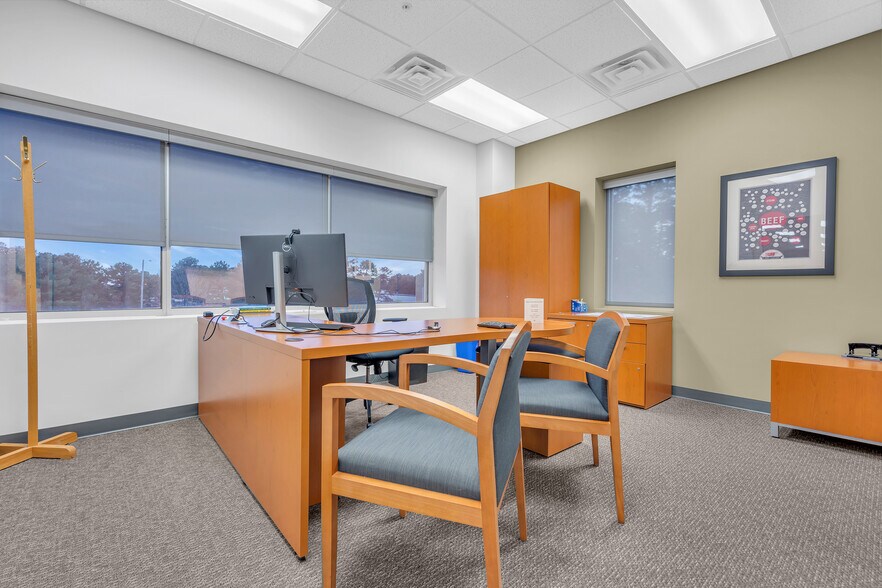 More Photos Of 1001 Corporate Cir, Toms River Warehouse For Lease