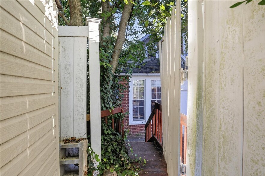 More Photos Of 55 E Front St, Keyport Office For Sale