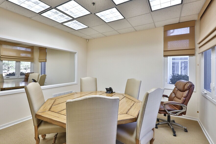 More Photos Of 400-415 Executive Dr, Langhorne Medical For Lease