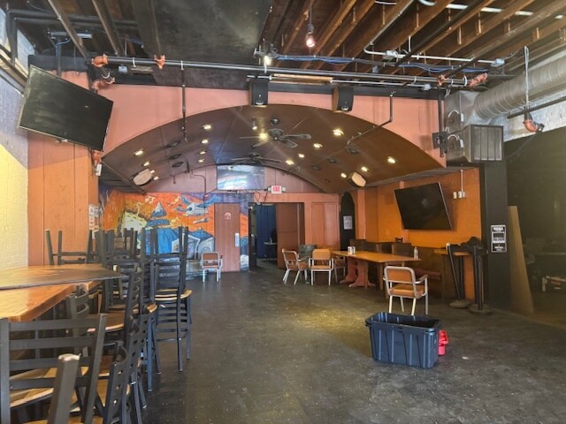 More Photos Of 188 Main St, Burlington Restaurant For Lease