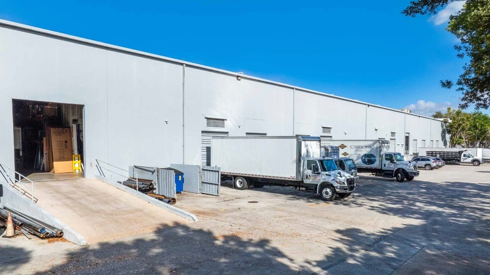 More Photos Of 760-770 International Pky, Sunrise Warehouse For Sale