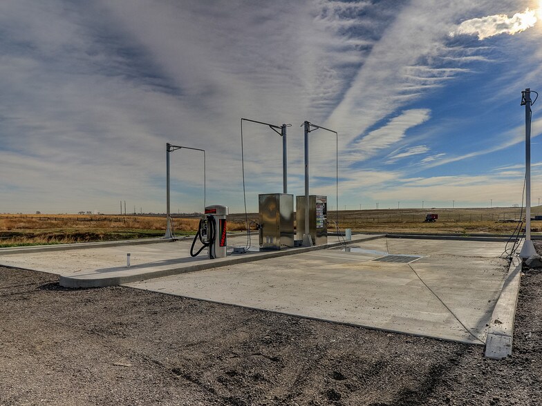 More Photos Of 341 1st St, Mead Warehouse For Sale