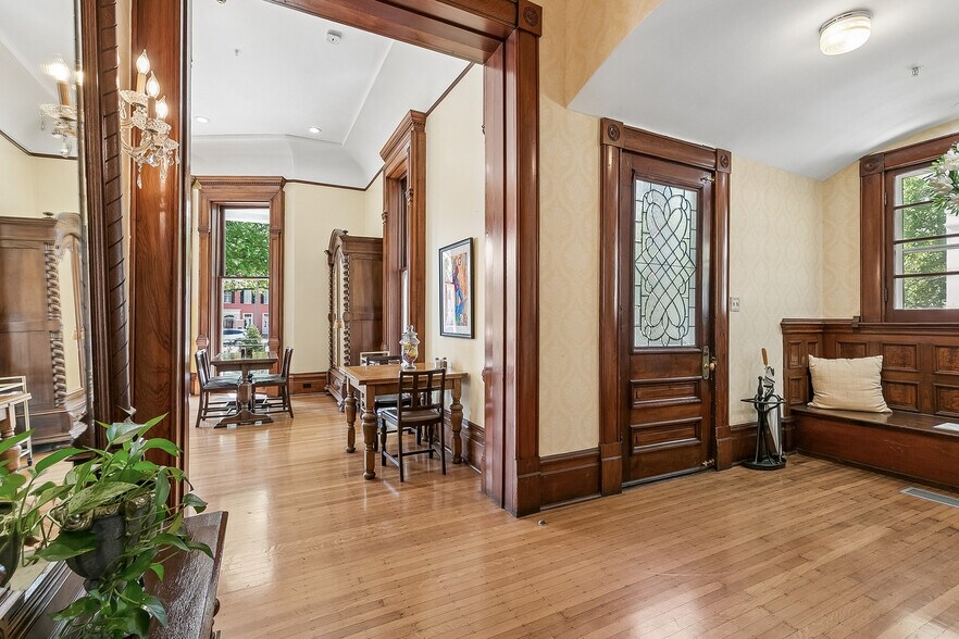 More Photos Of 2727 Saint Charles Ave, New Orleans General Retail For Sale