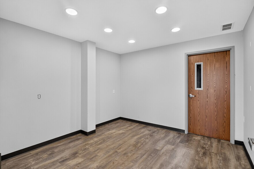 More Photos Of 4480 Ray Boll Blvd, Columbus Warehouse For Lease