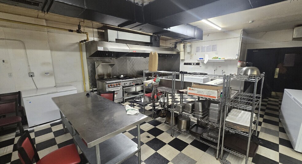 More Photos Of 618-620 Main St N, Moose Jaw Restaurant For Sale