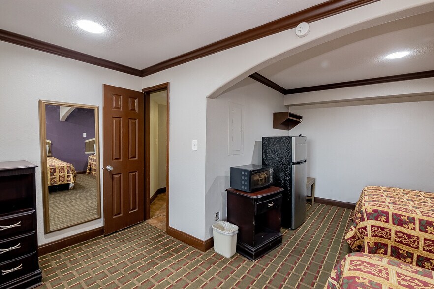 More Photos Of 3005 Houston Hwy, Victoria Hotel For Sale