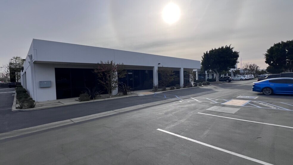 More Photos Of 4274 Cerritos Ave, Los Alamitos Light Distribution For Lease