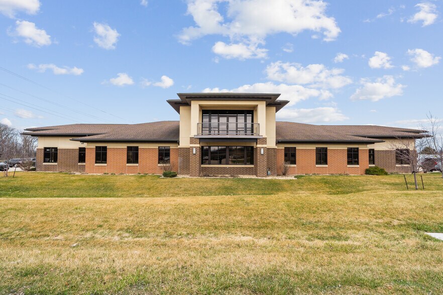 More Photos Of 3015 Greyhound Dr, Waterloo Medical For Lease