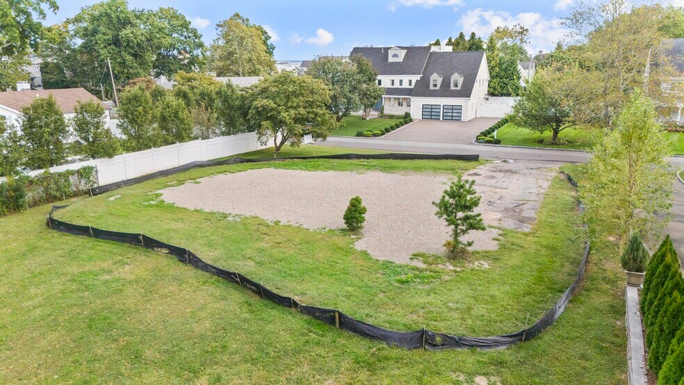 More Photos Of 38 Cook Rd, Stamford Land For Sale