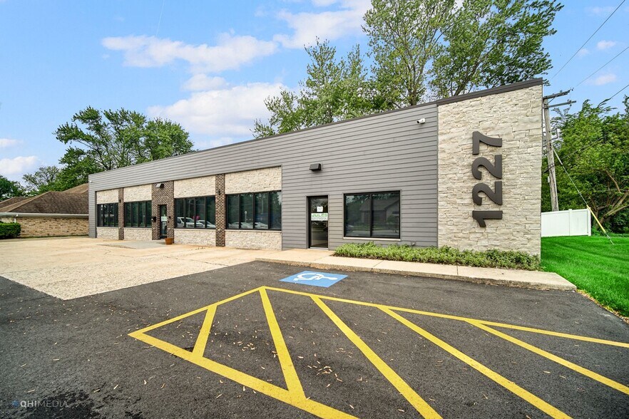 More Photos Of 1227 N Cedar Rd, New Lenox Office For Lease