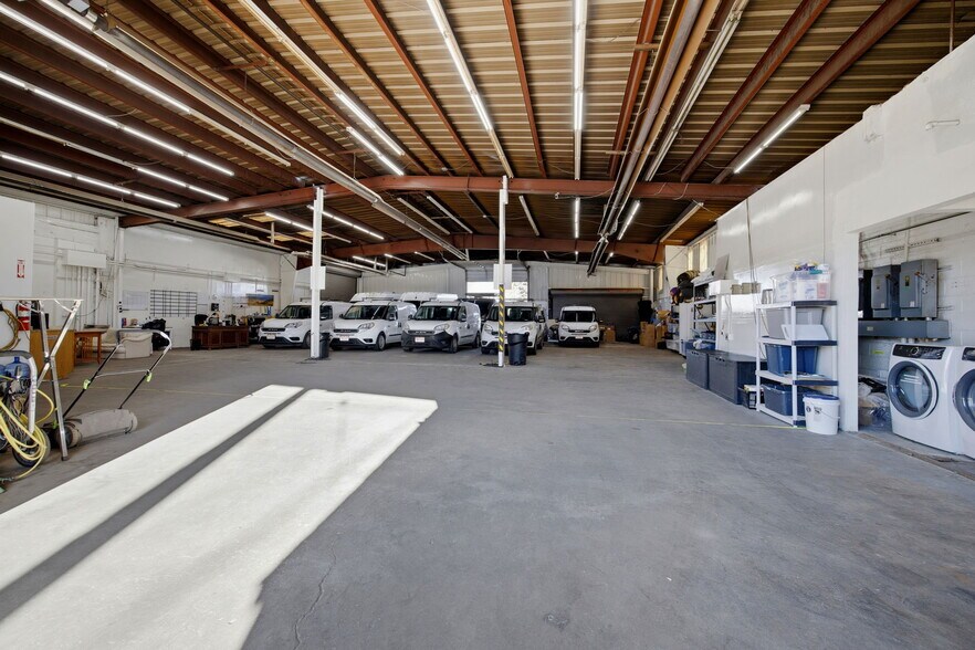 More Photos Of 2919 E 42nd Ave, Denver Warehouse For Lease