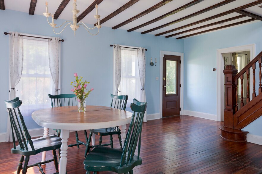 More Photos Of 538 N Harpersfield Rd, Jefferson Specialty For Sale