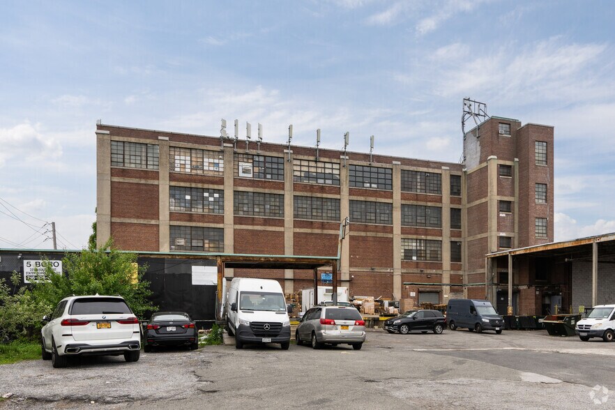 Primary Photo Of 351 Walker St, Staten Island Flex For Lease
