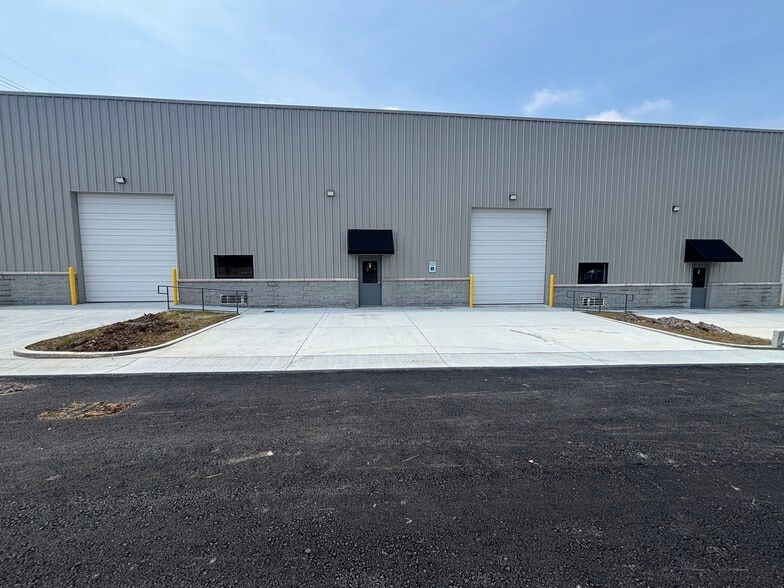Primary Photo Of 719 Gallatin Pike N, Madison Light Distribution For Lease
