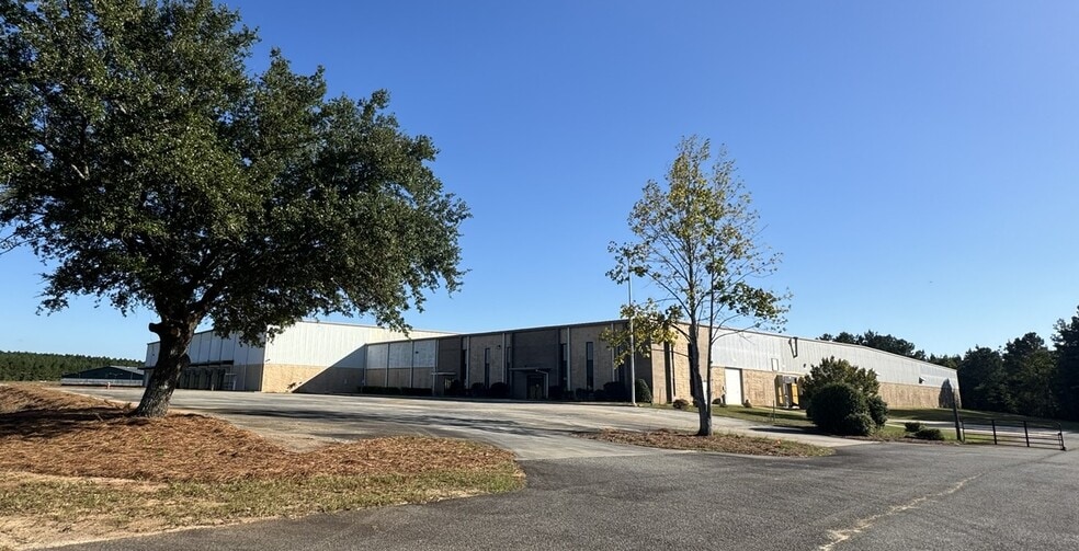 Primary Photo Of 747 Kaolin rd, Sandersville Warehouse For Lease