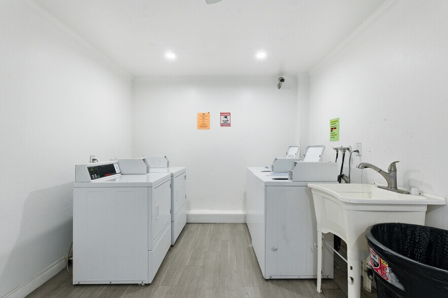 More Photos Of 1015 E Ohio Ave, Escondido Apartments For Sale