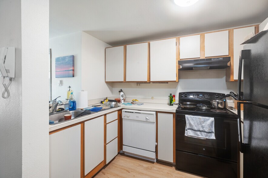 More Photos Of 2418 NW 57th St, Seattle Multifamily For Sale