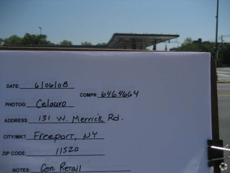 More Photos Of 131 W Merrick Rd, Freeport General Retail For Lease