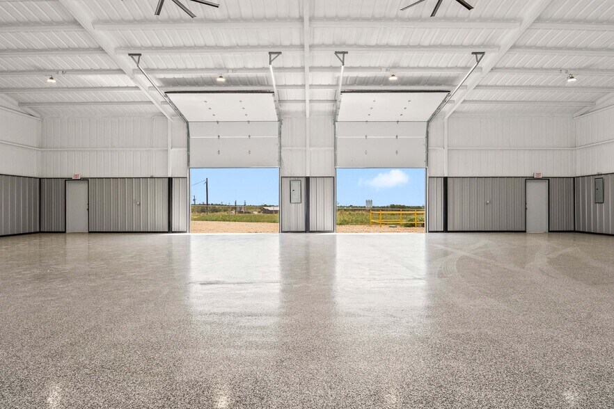 More Photos Of 2036 Seaborn Road Building 3 Suite A, Ponder Warehouse For Lease