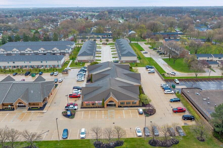 More Photos Of 42490 Garfield Rd, Clinton Township Medical For Lease