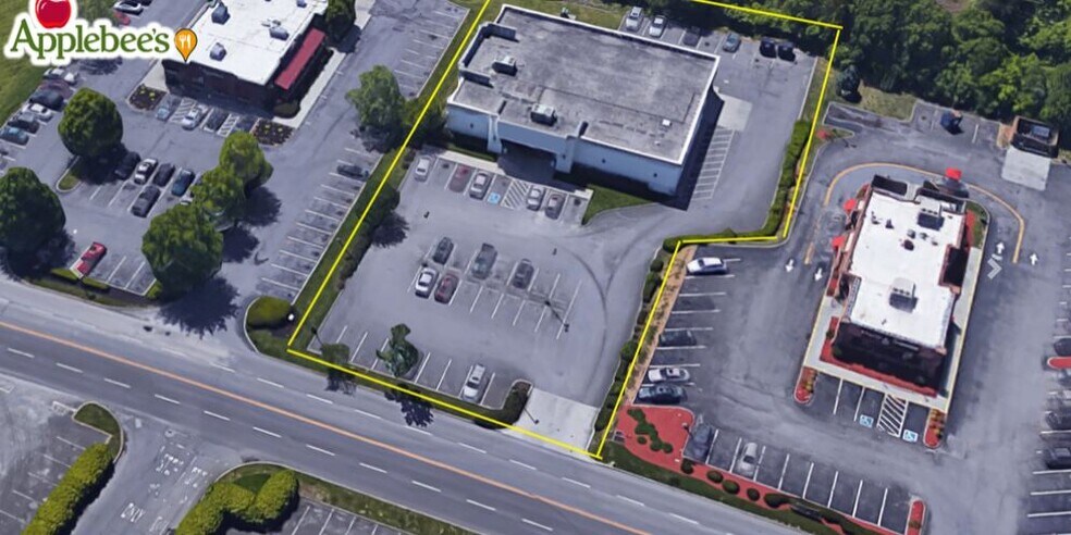 More Photos Of 2908 Knoxville Center Dr, Knoxville Freestanding For Lease