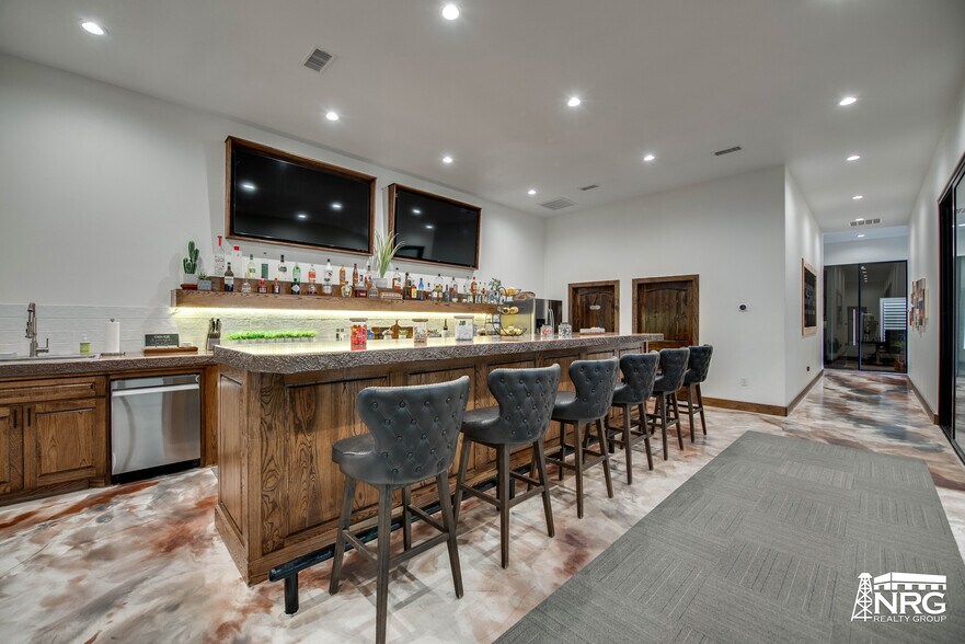 More Photos Of 1113 Dayton Rd, Midland Warehouse For Sale