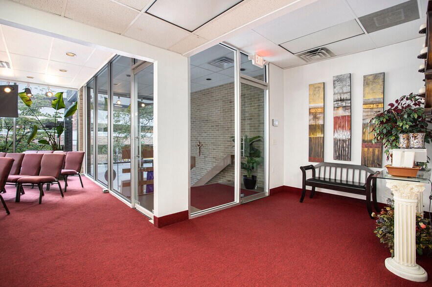 More Photos Of 135 N Church St, Kalamazoo Office Residential For Sale