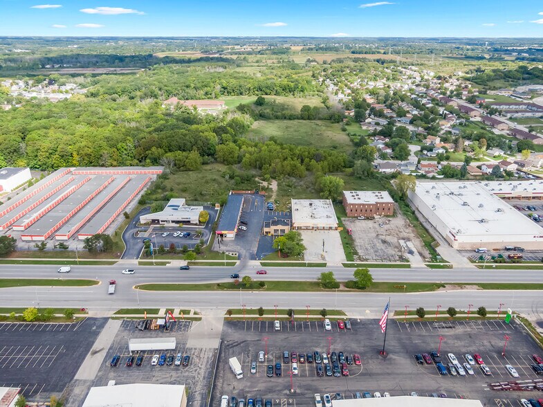 More Photos Of 8718 W Brown Deer Rd, Milwaukee Service Station For Sale